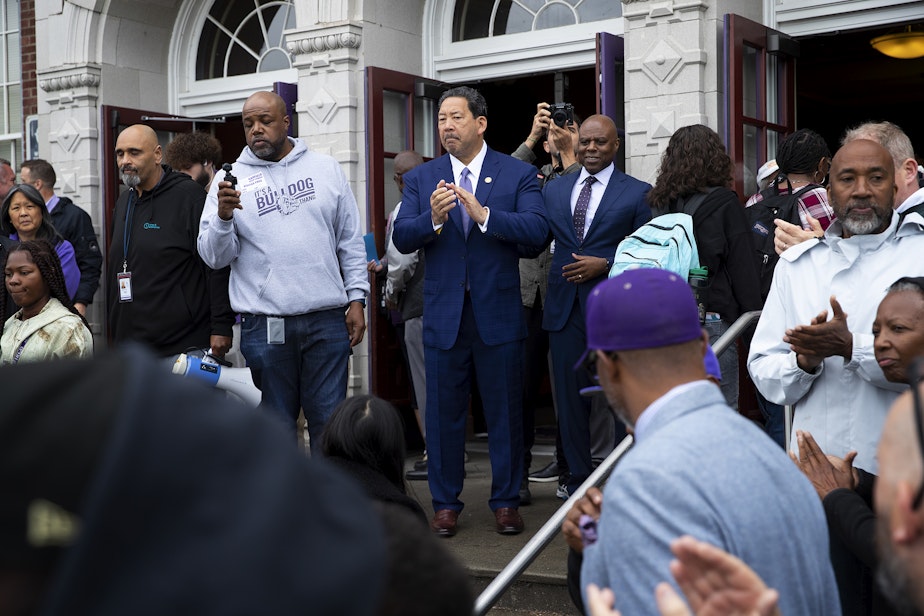 caption: Garfield high school students are welcomed back to school by Seattle Mayor Bruce Harrell, Seattle Public Schools Superintendent Brent Jones, parents and community members following the fatal shooting of their 17-year-old classmate Amarr Murphy the previous Thursday, on Tuesday, June 11, 2024, at Garfield High School in Seattle.
